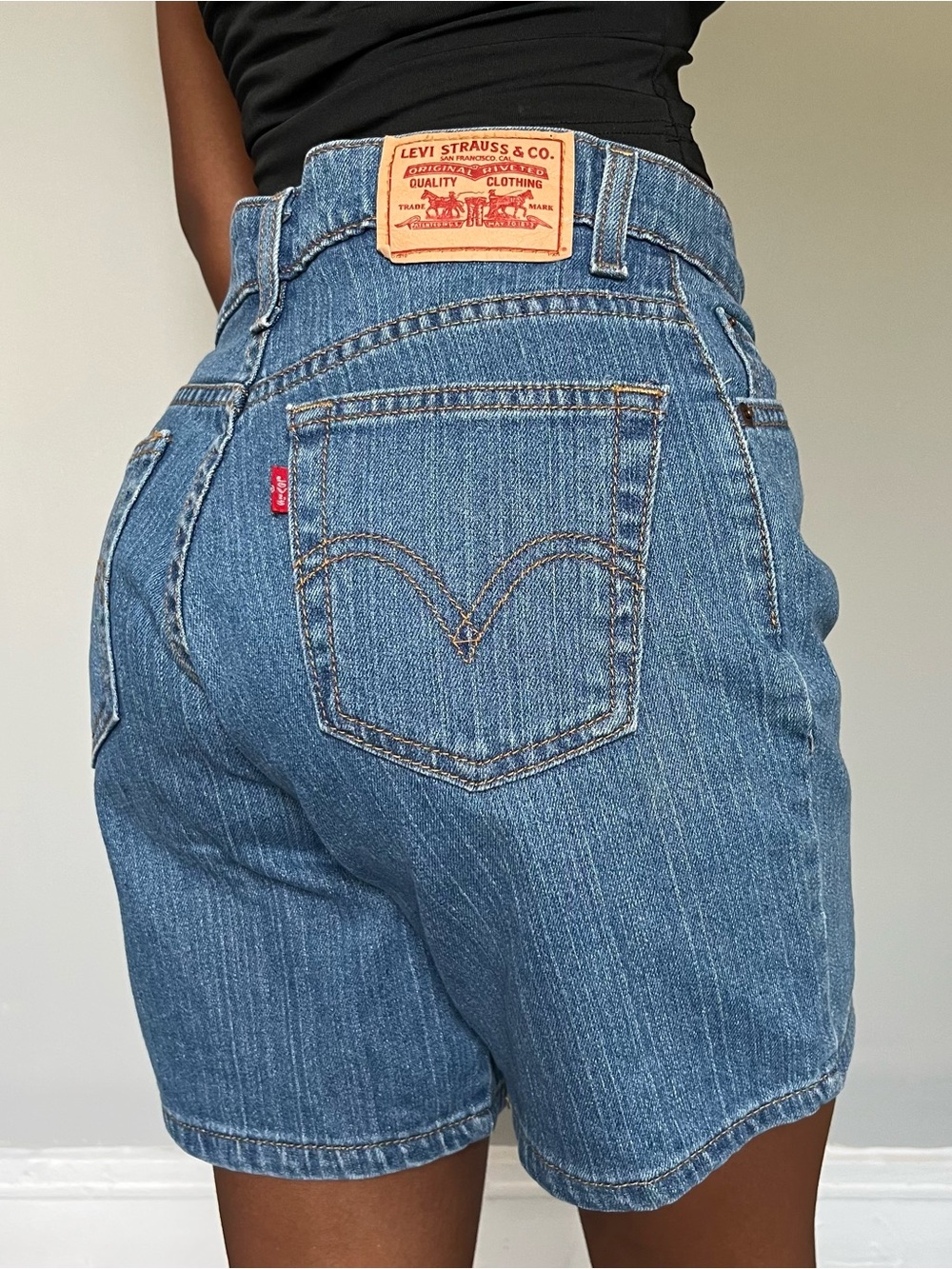 Levi's 550 relaxed fit hiking mom shorts